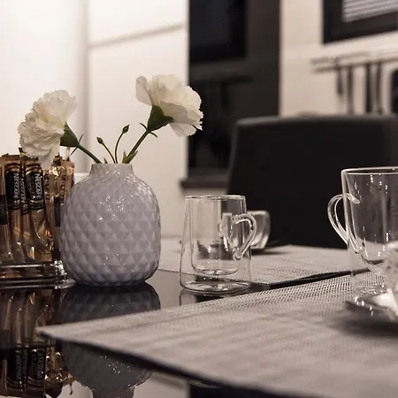 Apartment Youhosty - Ariberto 22 Milan