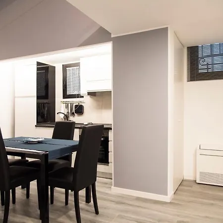 Apartament Youhosty - Ariberto 22 *
