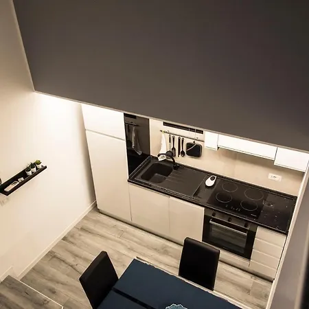 Apartament Youhosty - Ariberto 22 *